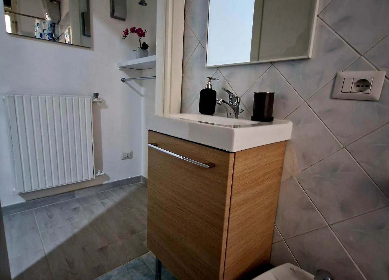 Konukevi Tiburtina Keys - Roma Otel İtalya